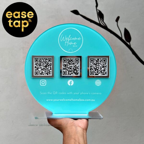 Round Shape 3 Qr Stand